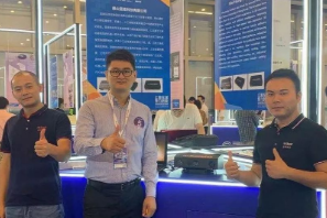 央視采訪 顯揚(yáng)科技亮相央視直播間